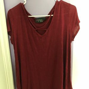 Maroon t shirt